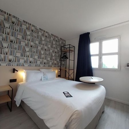 Kyriad Hotel La Fleche Bagian luar foto