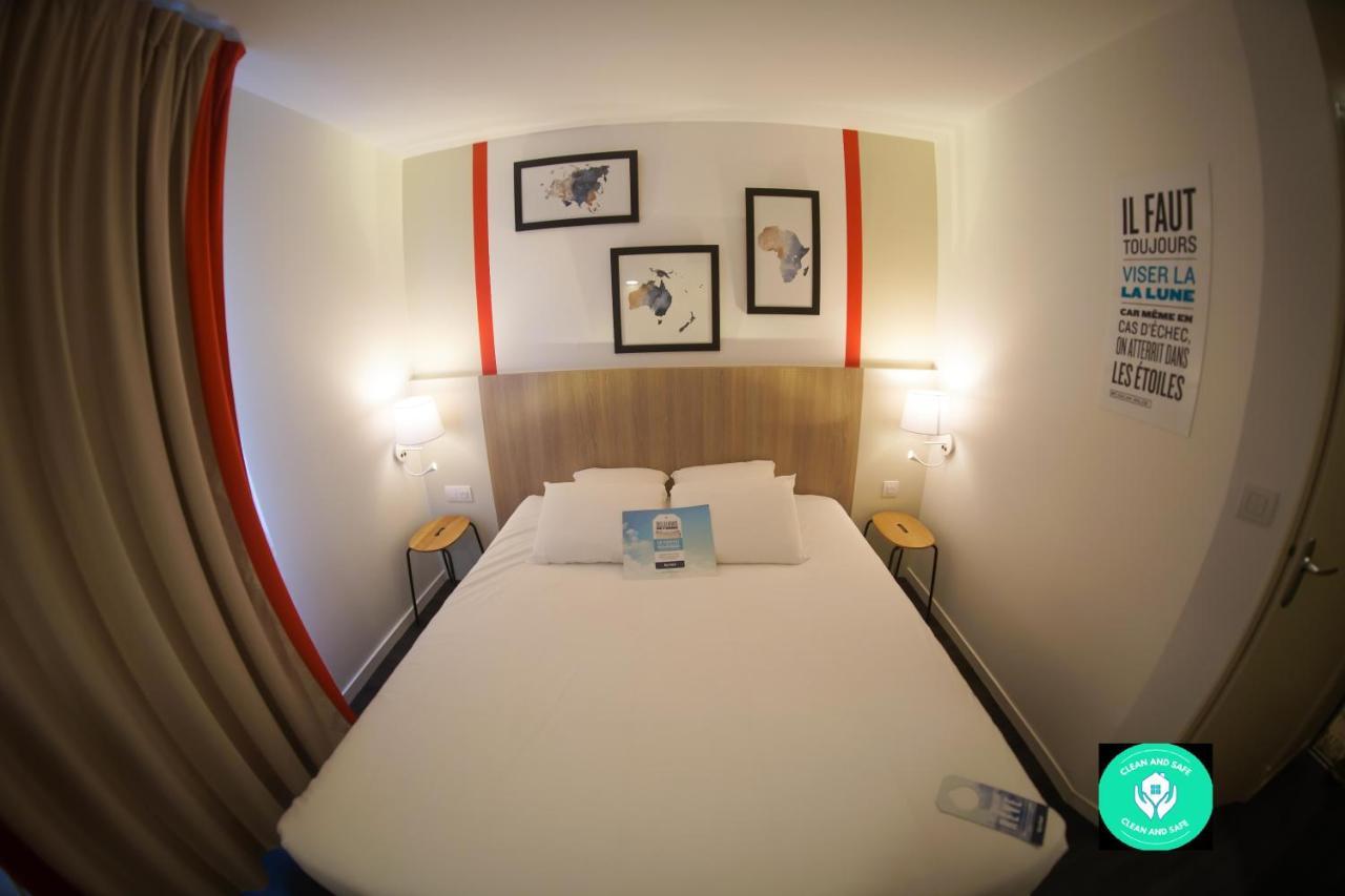 Kyriad Hotel La Fleche Bagian luar foto