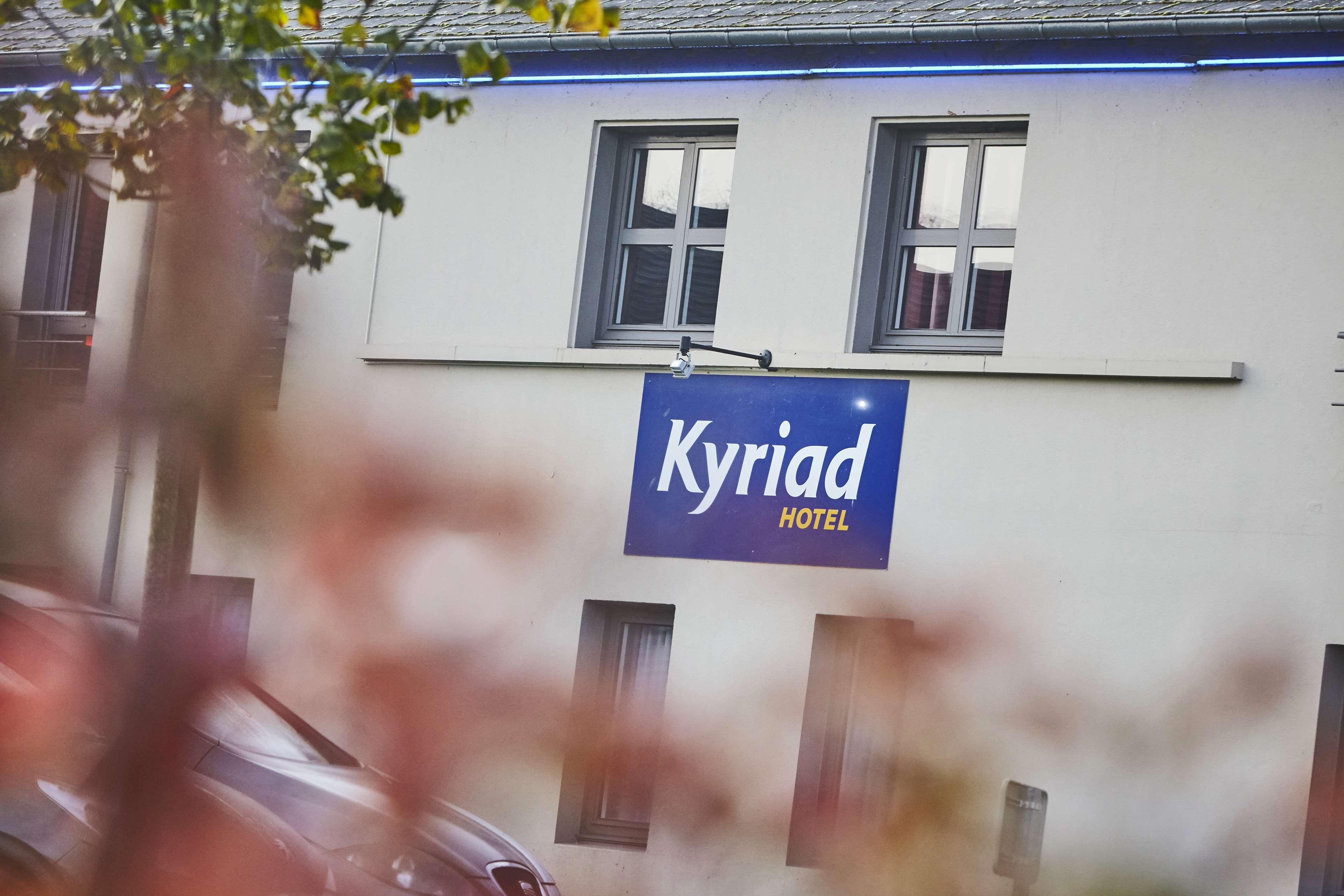 Kyriad Hotel La Fleche Bagian luar foto